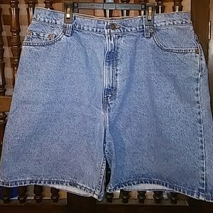 Levi 522 denim shorts, size 18